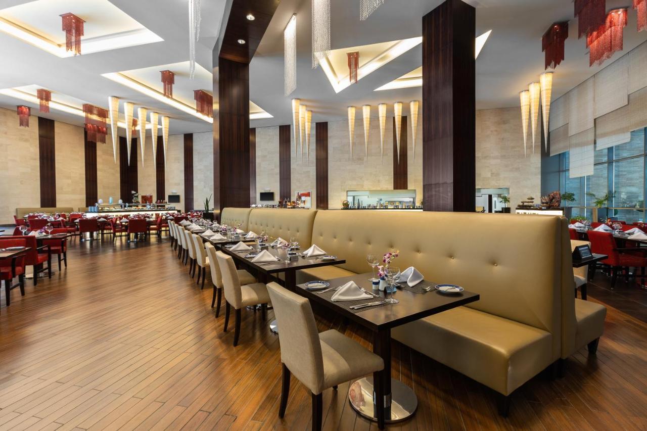 Crowne Plaza Riyadh - Rdc Hotel & Convention By Ihg Exterior photo The restaurant