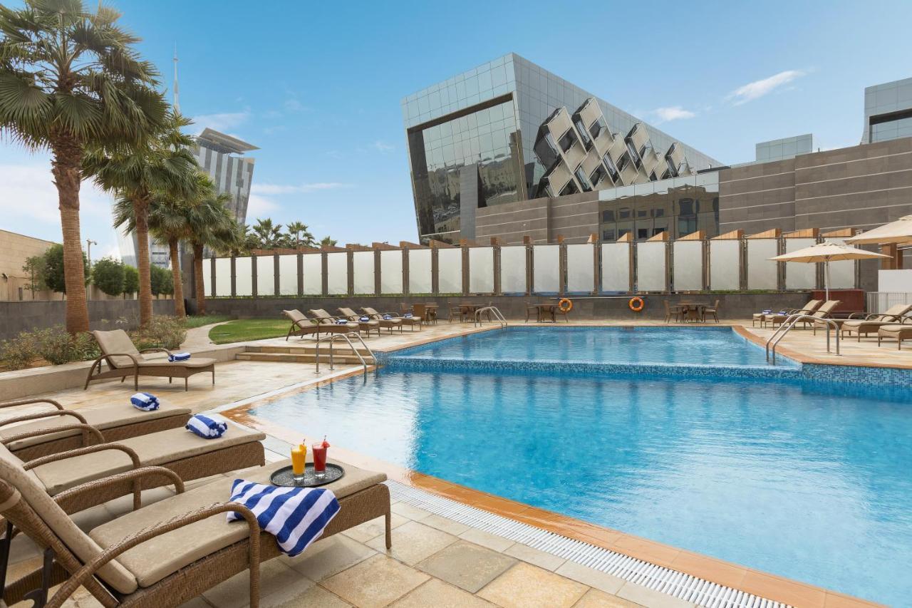 Crowne Plaza Riyadh - Rdc Hotel & Convention By Ihg Exterior photo The swimming pool at the hotel
