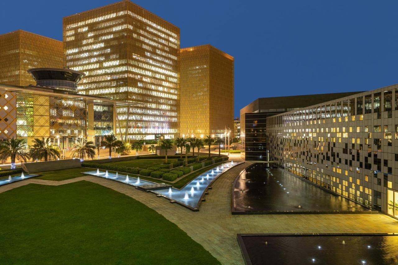 Crowne Plaza Riyadh - Rdc Hotel & Convention By Ihg Exterior photo The University of Pretoria's Faculty of Law
