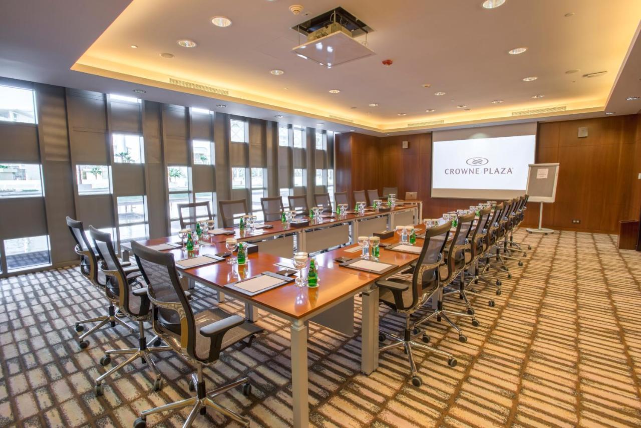 Crowne Plaza Riyadh - Rdc Hotel & Convention By Ihg Exterior photo Meeting room