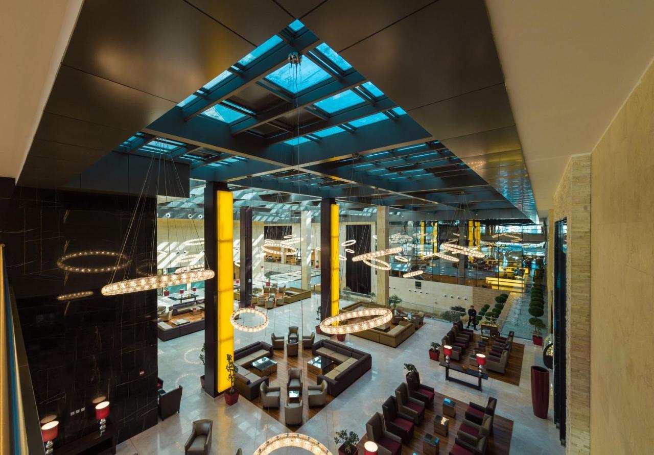 Crowne Plaza Riyadh - Rdc Hotel & Convention By Ihg Exterior photo The lobby of the hotel