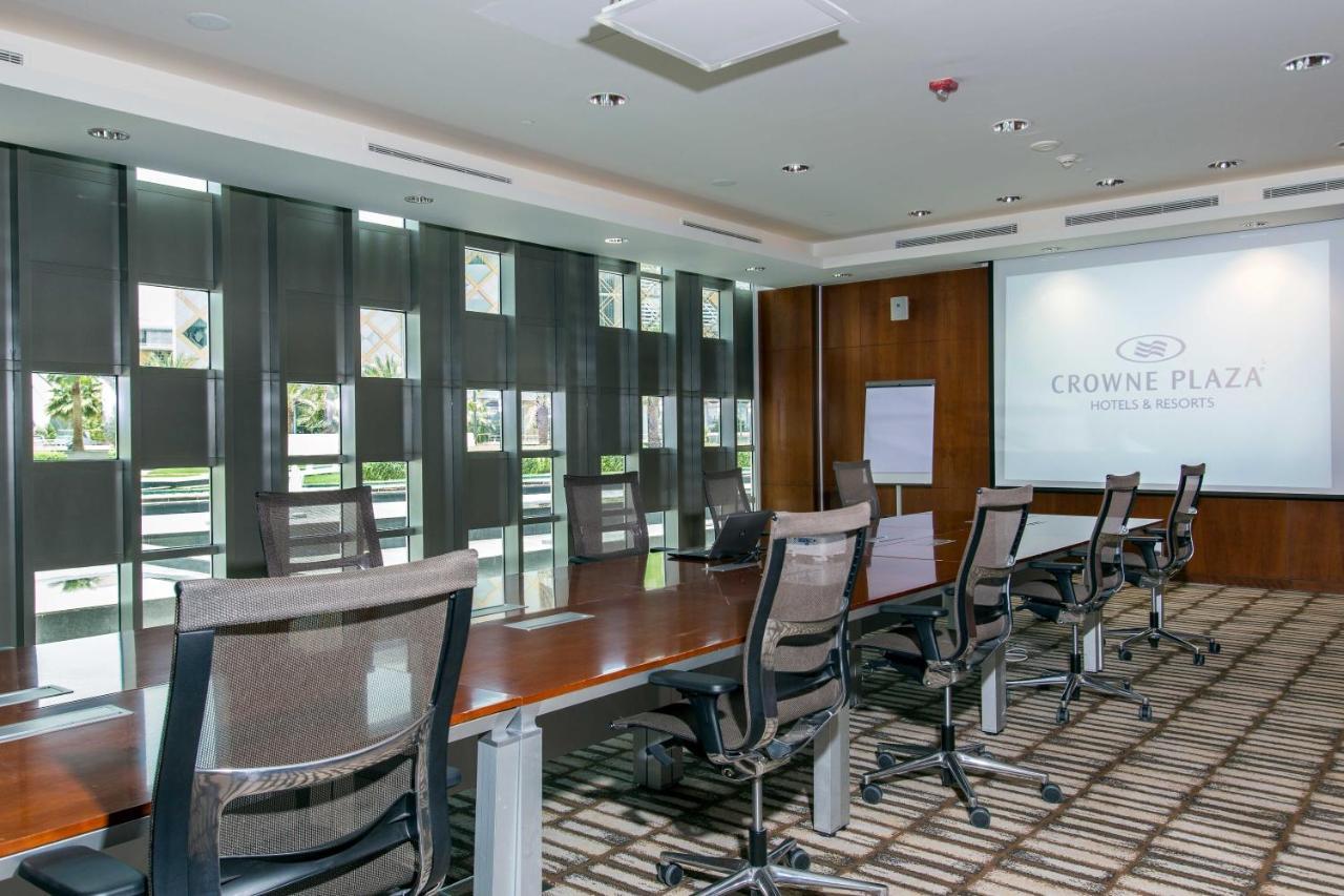 Crowne Plaza Riyadh - Rdc Hotel & Convention By Ihg Exterior photo Meeting room